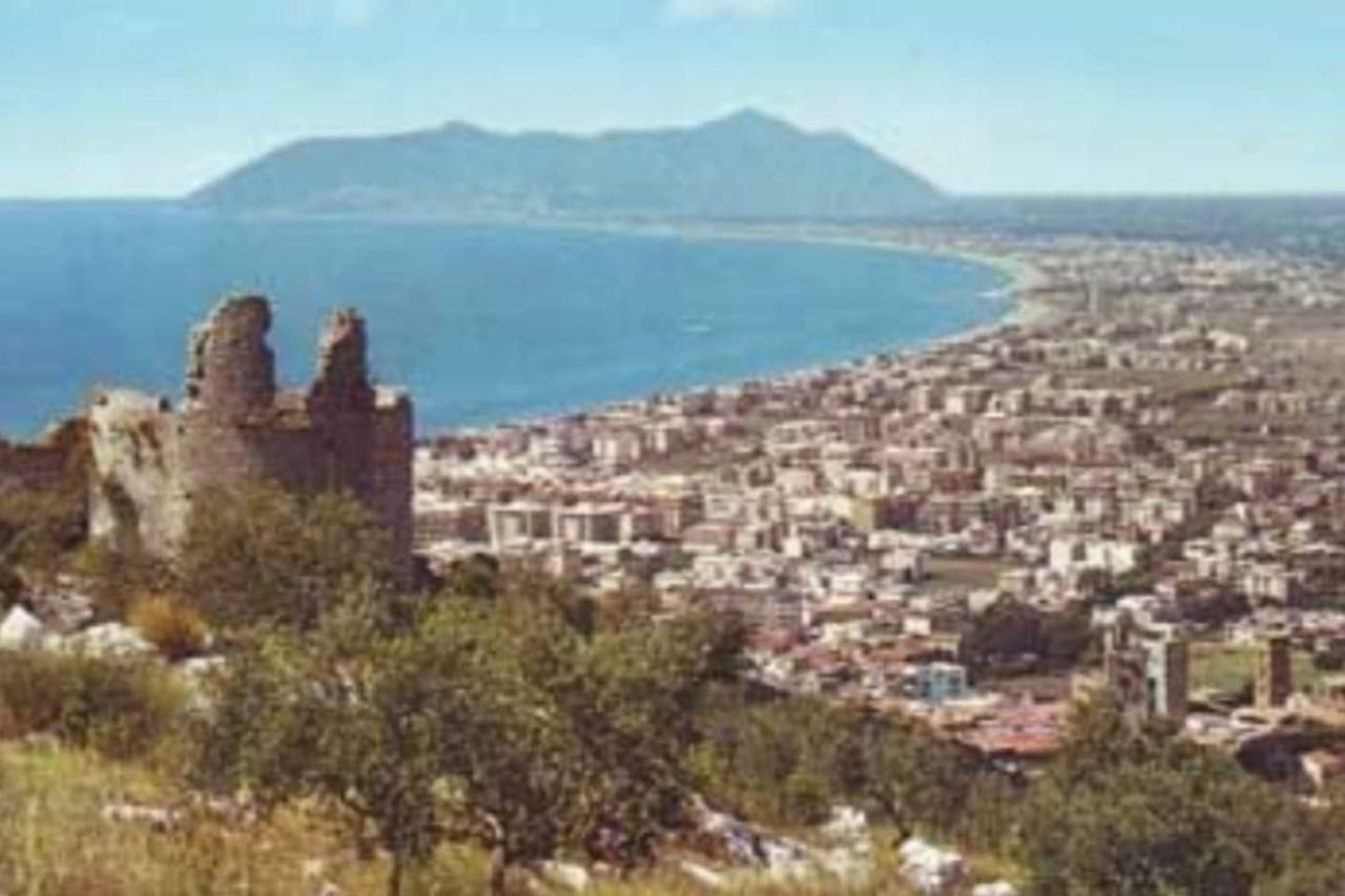 Art Deco City Center Near The Beach! Διαμέρισμα Terracina Εξωτερικό φωτογραφία