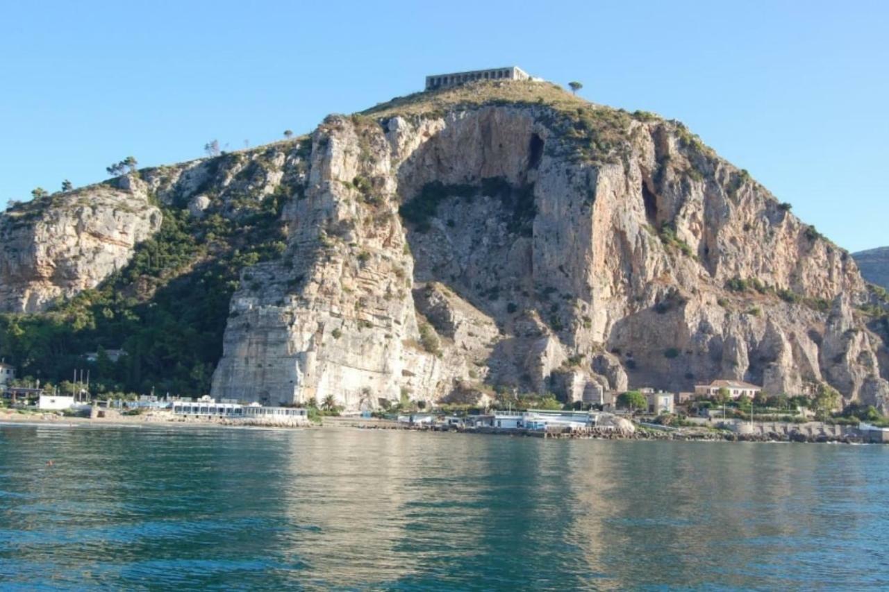 Art Deco City Center Near The Beach! Διαμέρισμα Terracina Εξωτερικό φωτογραφία