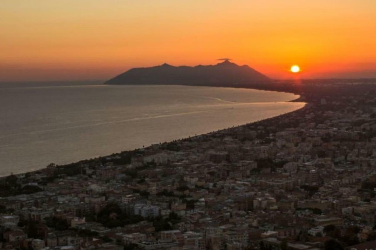 Art Deco City Center Near The Beach! Διαμέρισμα Terracina Εξωτερικό φωτογραφία